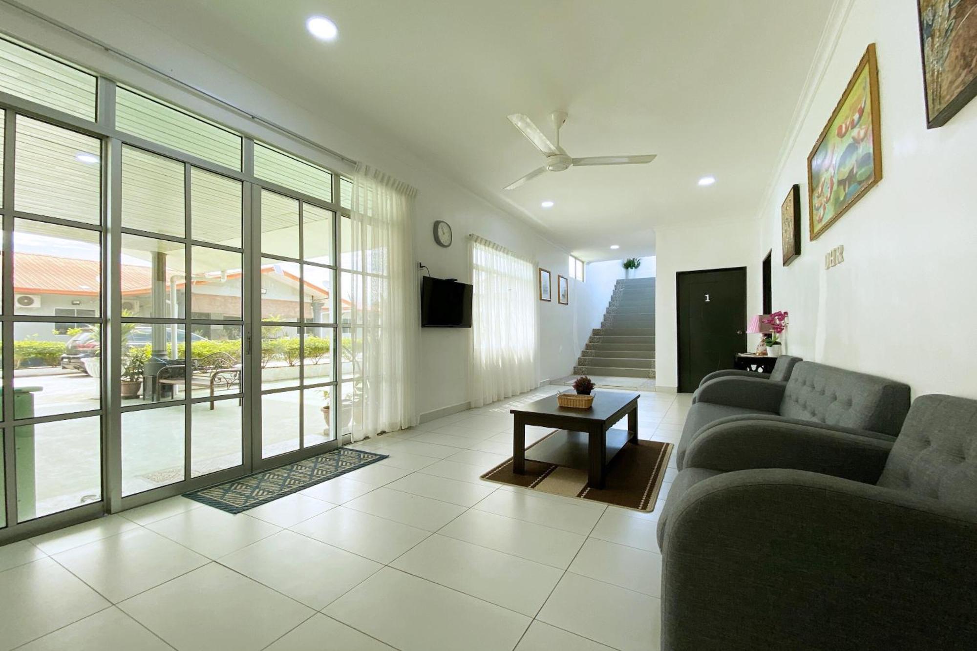 Oyo Home 90230 Dh Residence Kota Belud Bagian luar foto